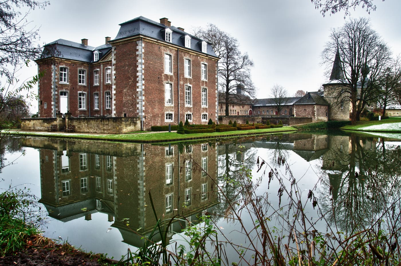 Cortenbach Castle complex