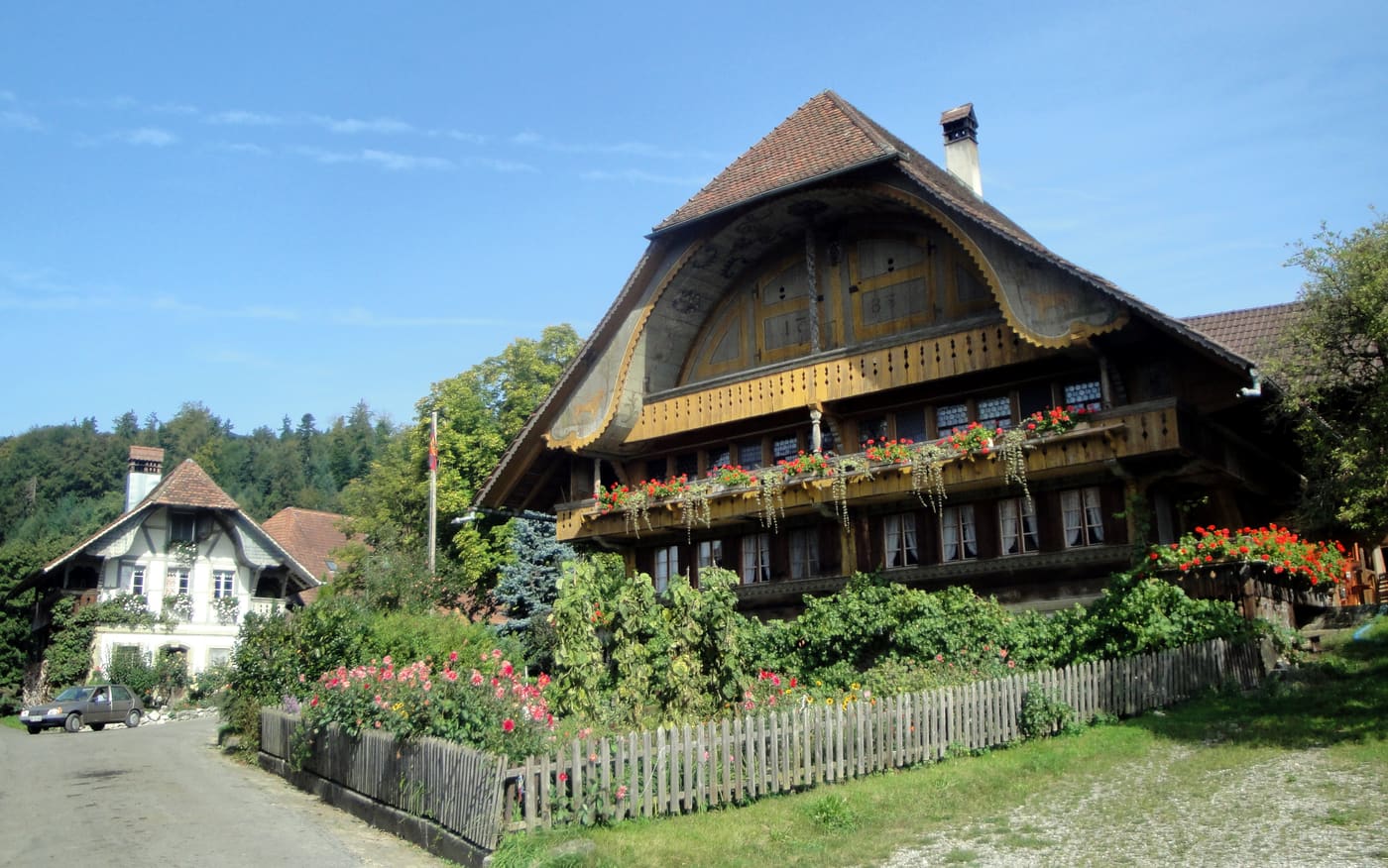 Farmhouse with Stöckli and barn