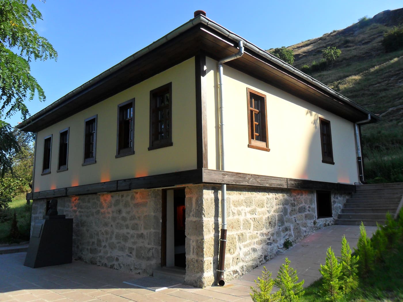 Tekkeköy Caves Archeology Valley Museum House