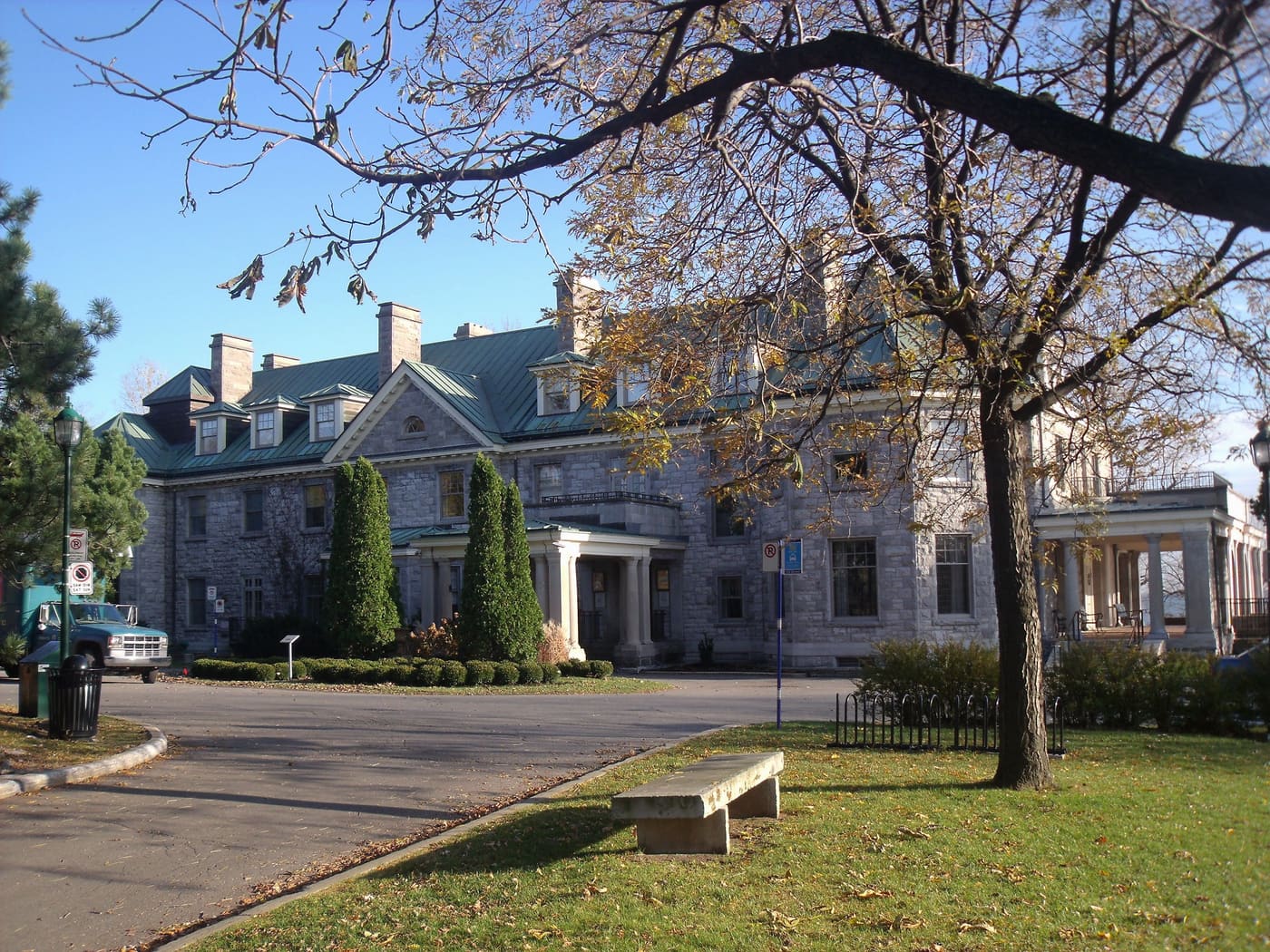 Stewart Hall art gallery