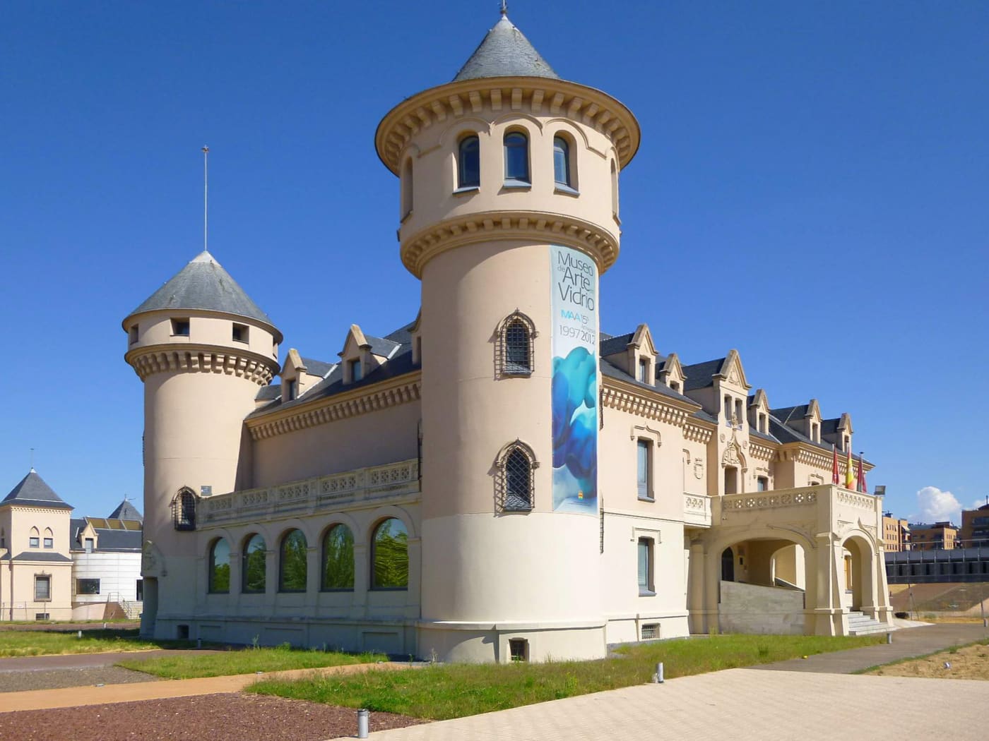 Castillos de Valderas y Museo de Arte en Vidrio de Alcorcón