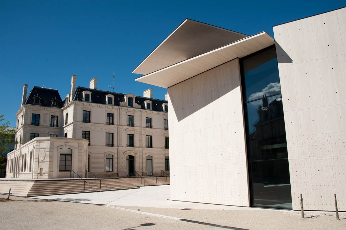 maison du livre et de l'affiche