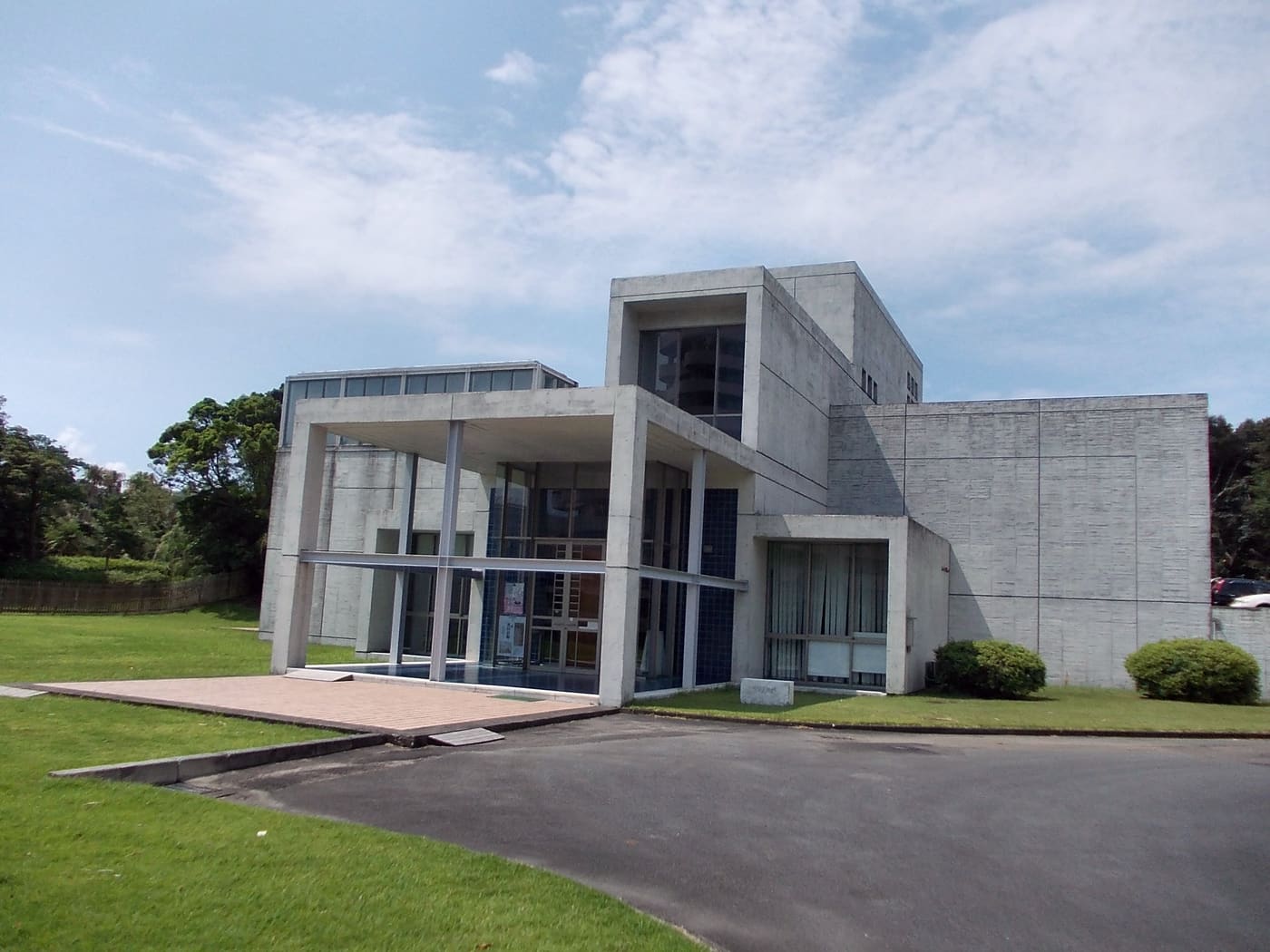 Iwasaki Art Museum