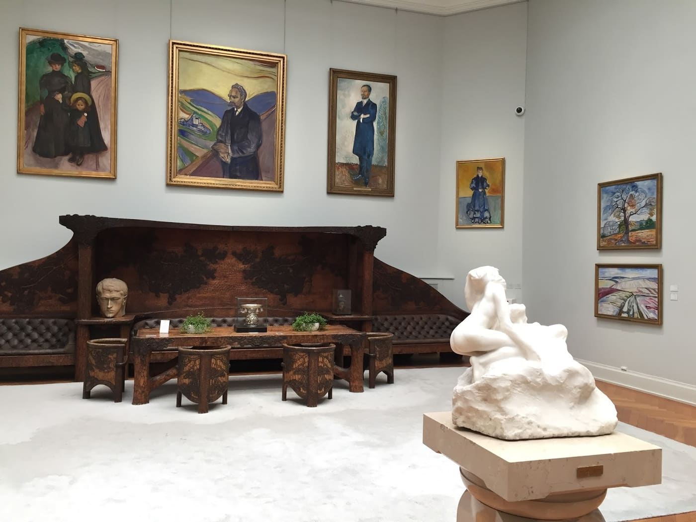 Thiel Gallery