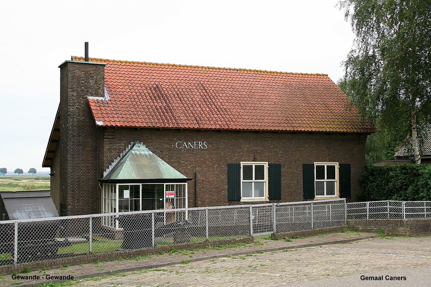 Gemaal Caners, Gewande