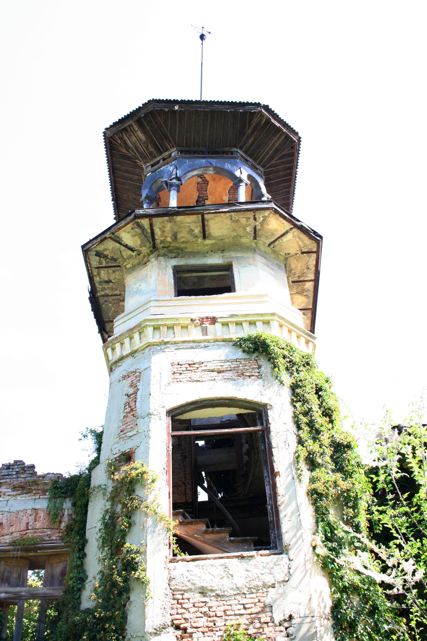 Văcărescu-Calimachi court in Mănești, Prahova