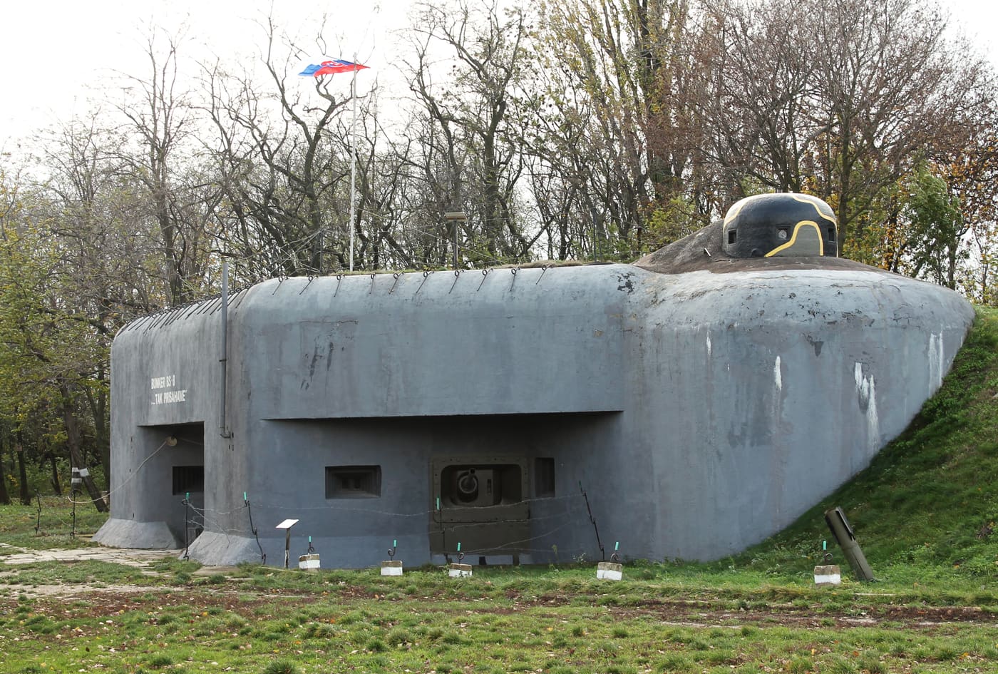 B-S 8 Hřbitov casemate