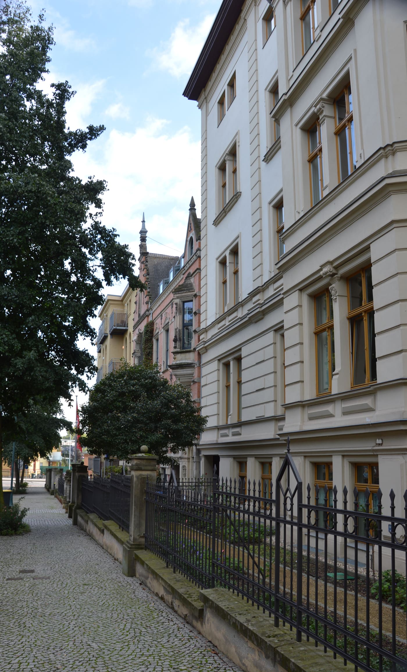Bürgelstraße 1, 2