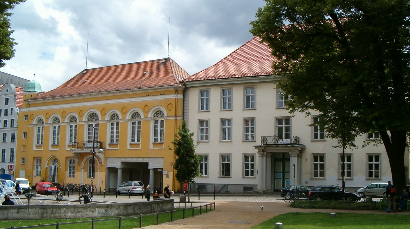 Palais und Barocksaal