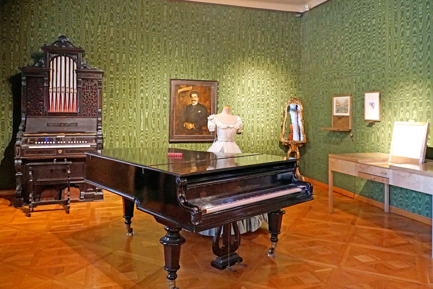 Johann Strauss Apartment