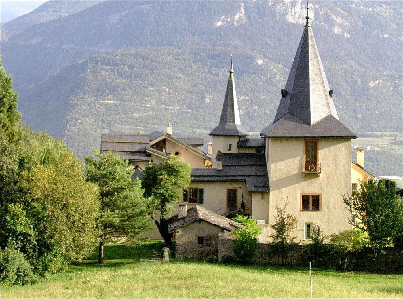 Château des Anchettes, with granaries, raccard and chapel (ensemble)