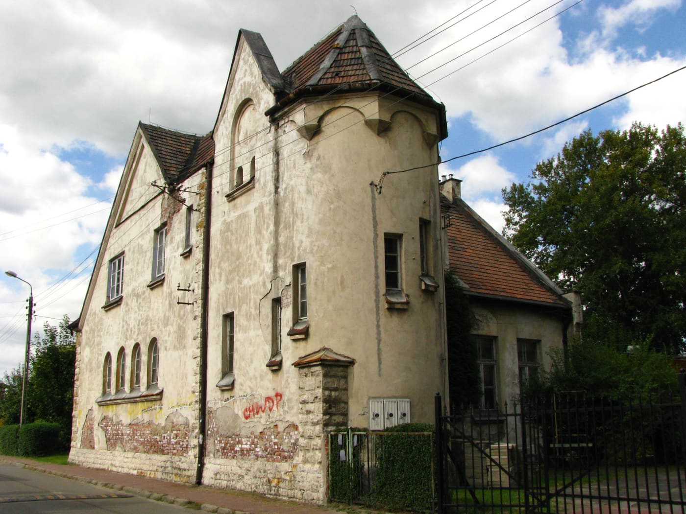 Old school complex in Ostrowy Górnicze