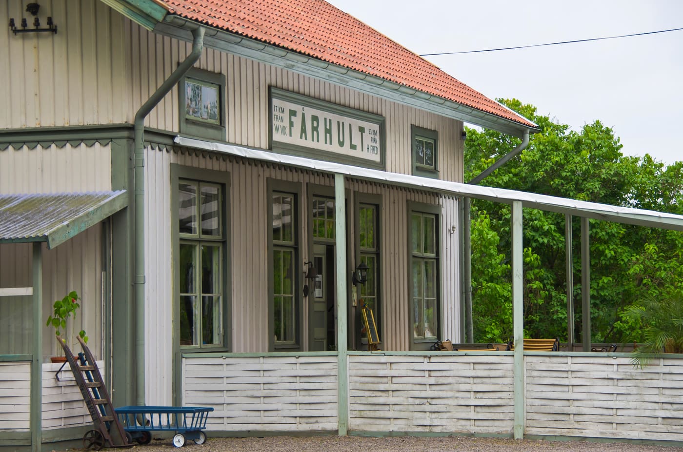 Fårhult railway station