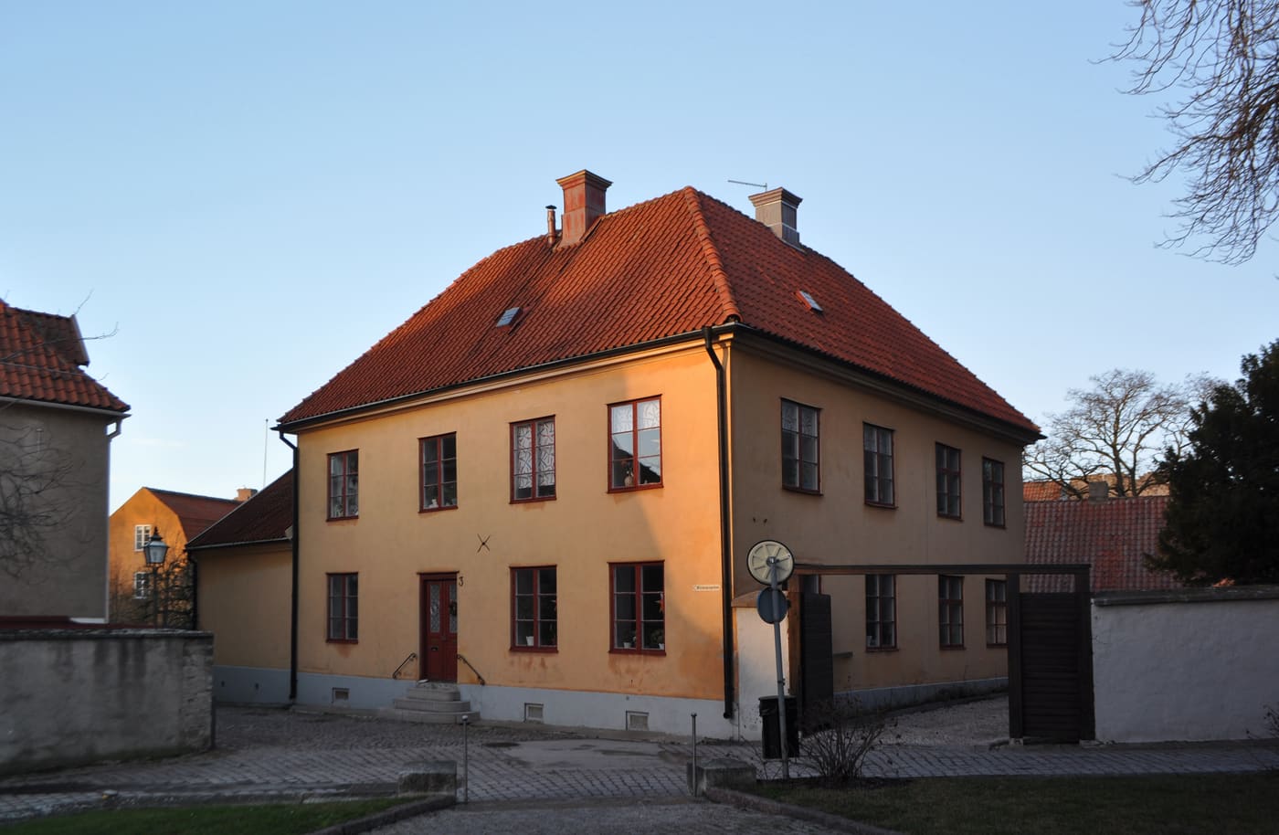 Helgeandshuset 8