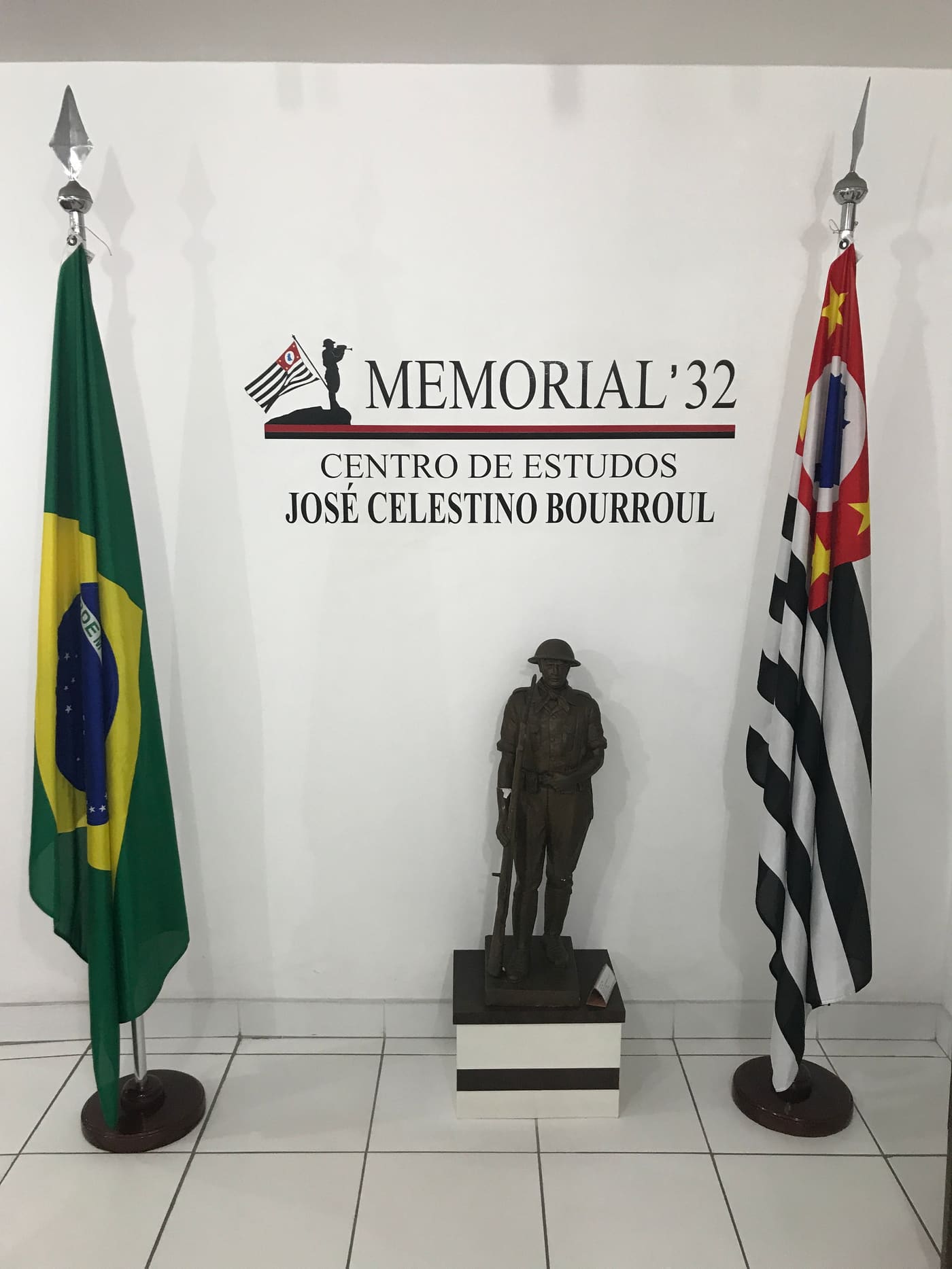 Memorial de 32