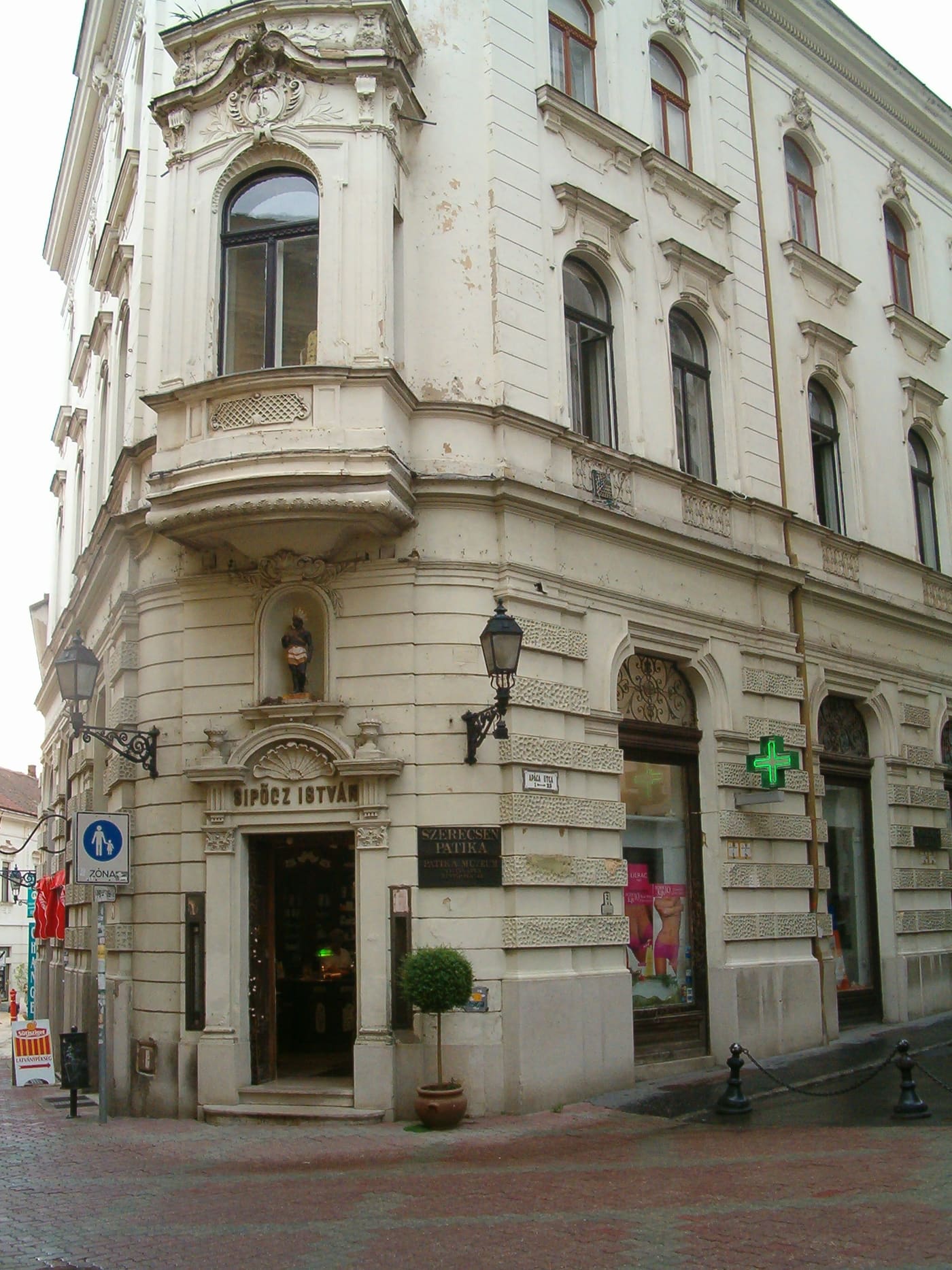 Szerecsen Pharmacy Museum