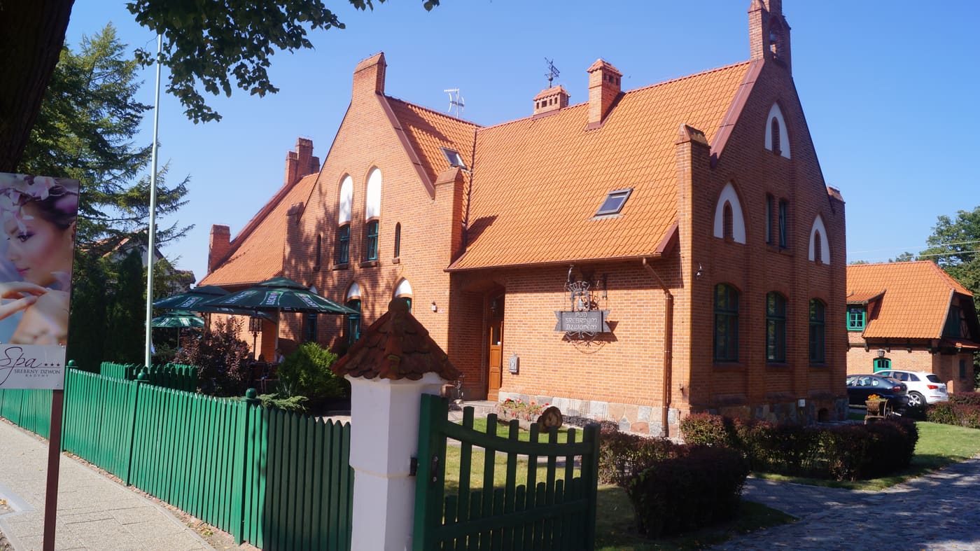 Former school in Kadyny
