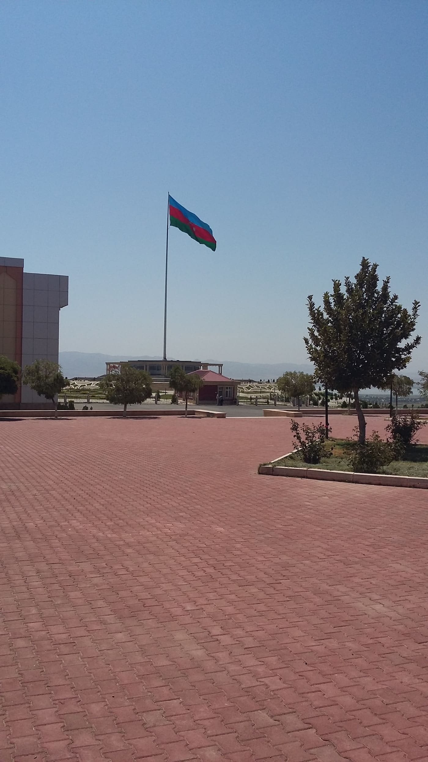Naxçıvan Bayraq Meydanı Muzeyi