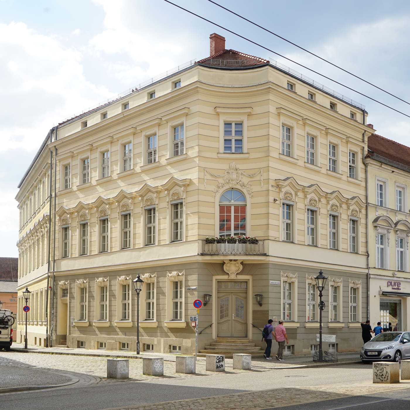 Eight Corners