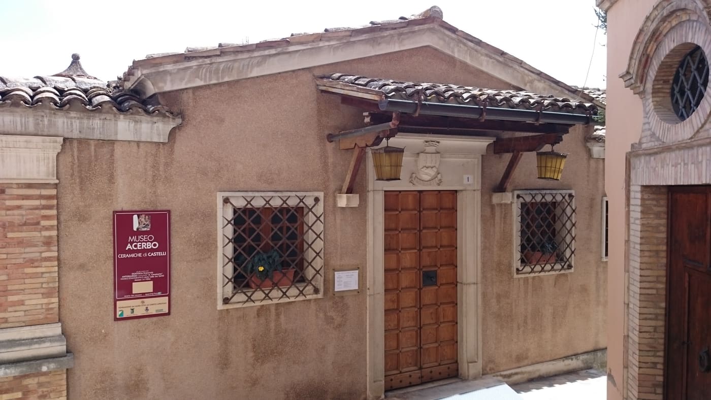 Galleria delle antiche ceramiche abruzzesi