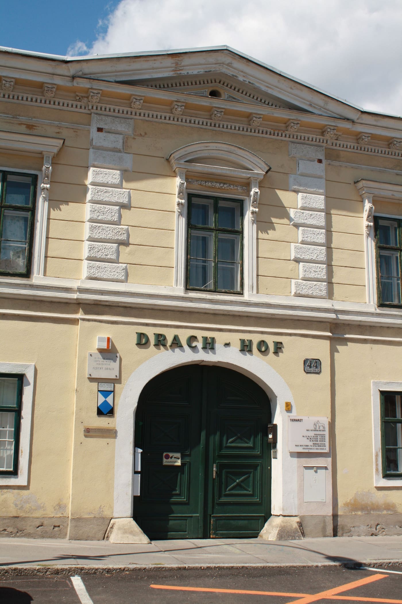 Drachhof, Mödling