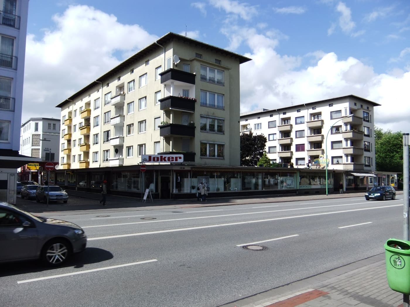 Wohnanlage und Ladenzeile Lloydstraße18