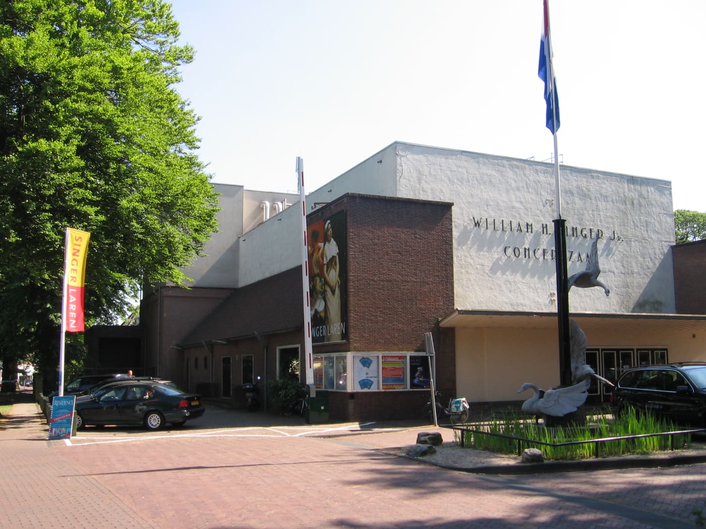 Singer Laren