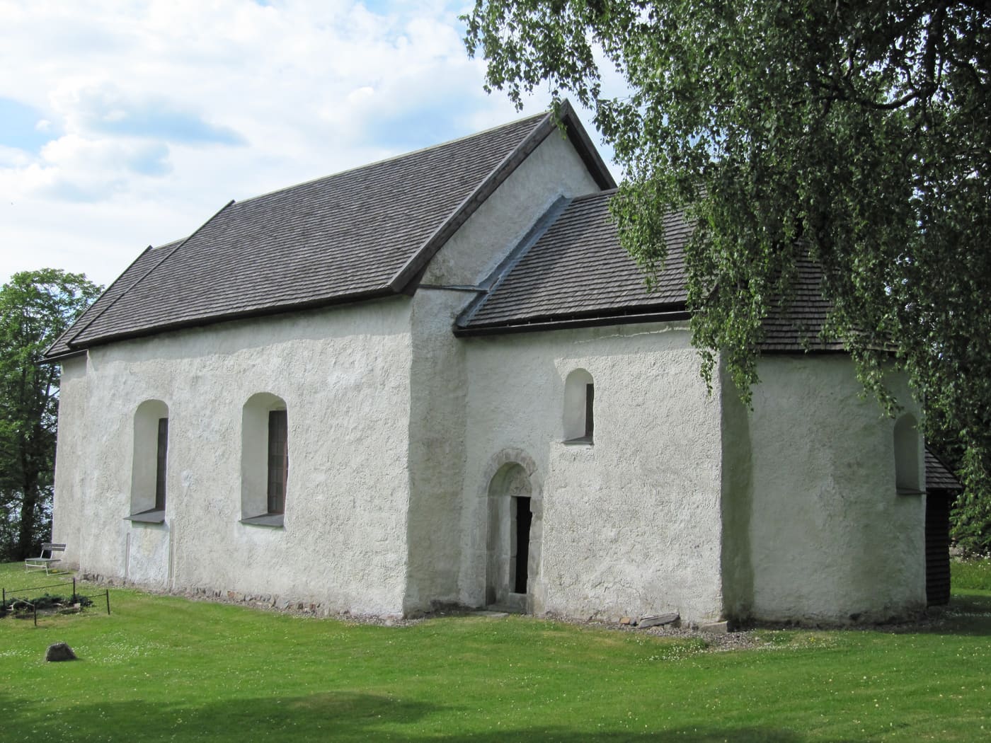 Vallsjö old church