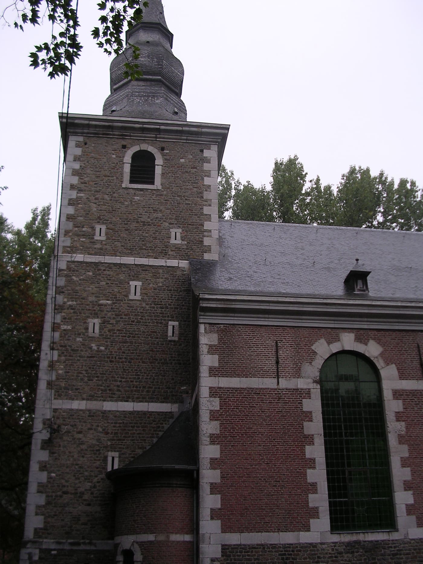 Église Saint-Apollinaire