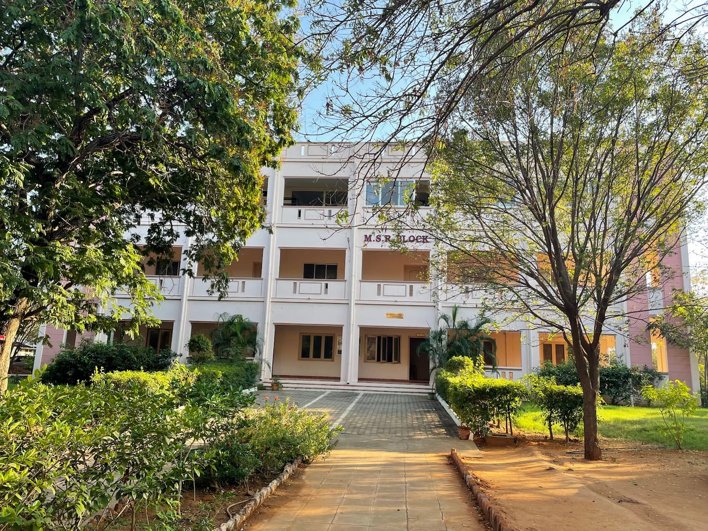 Urumu Dhanalakshmi College