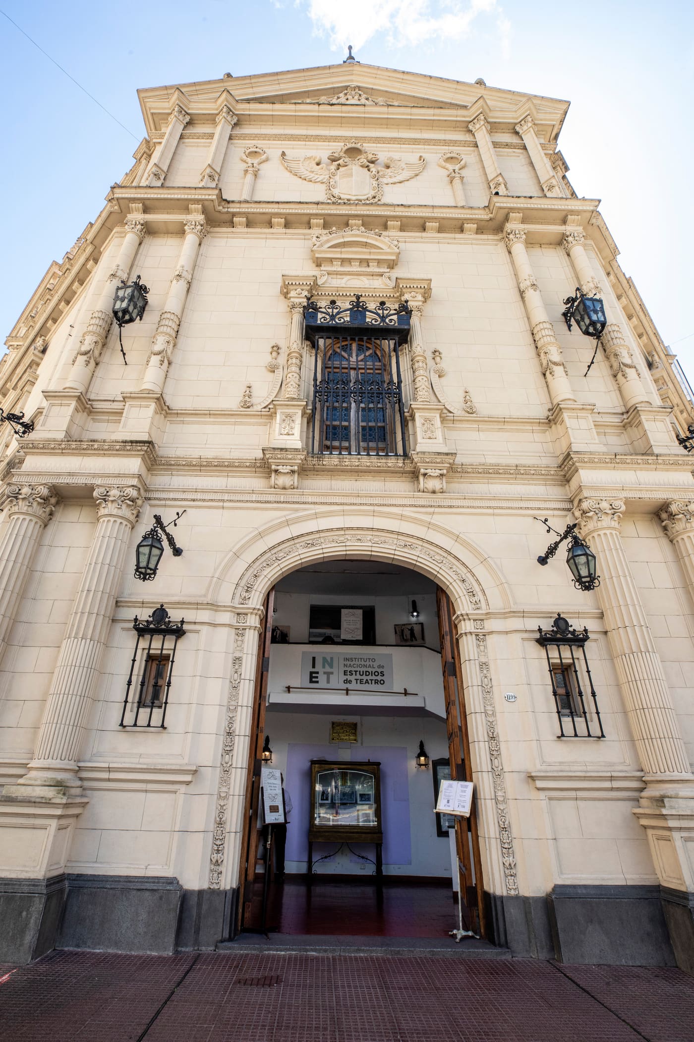 Instituto Nacional de Estudios de Teatro