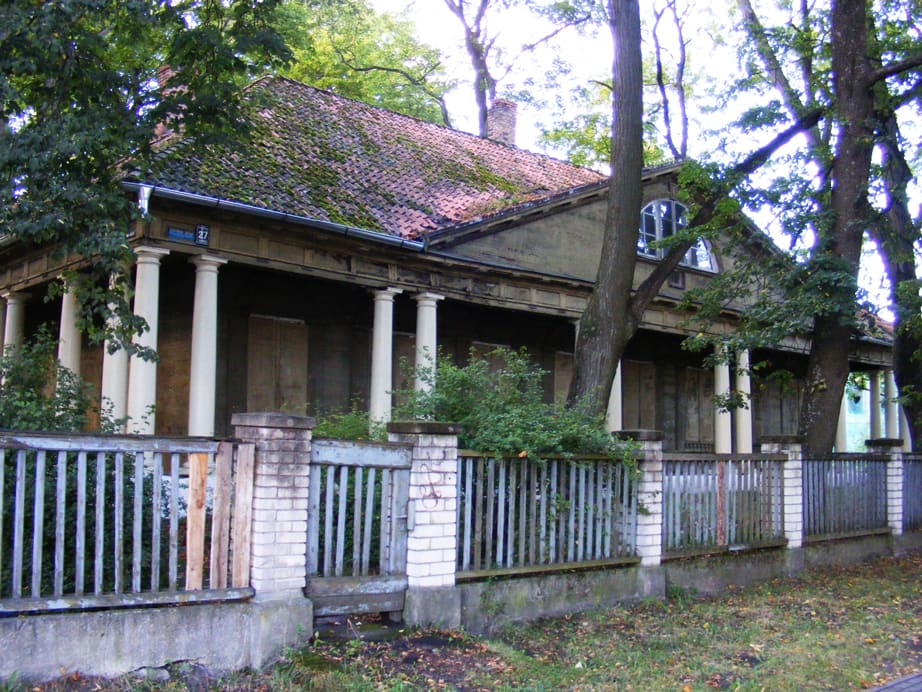 Block manor ensemble