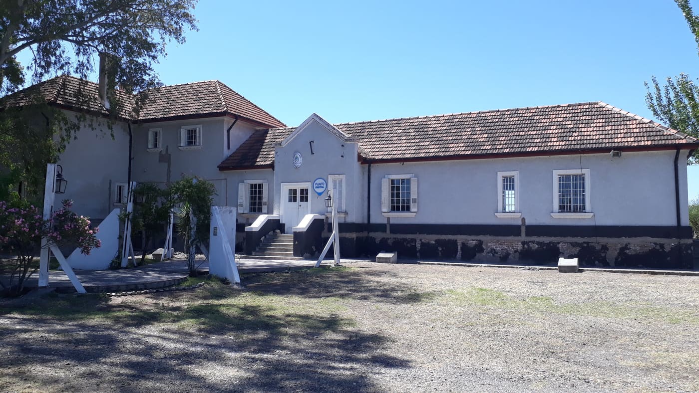 General Fernández Oro train station