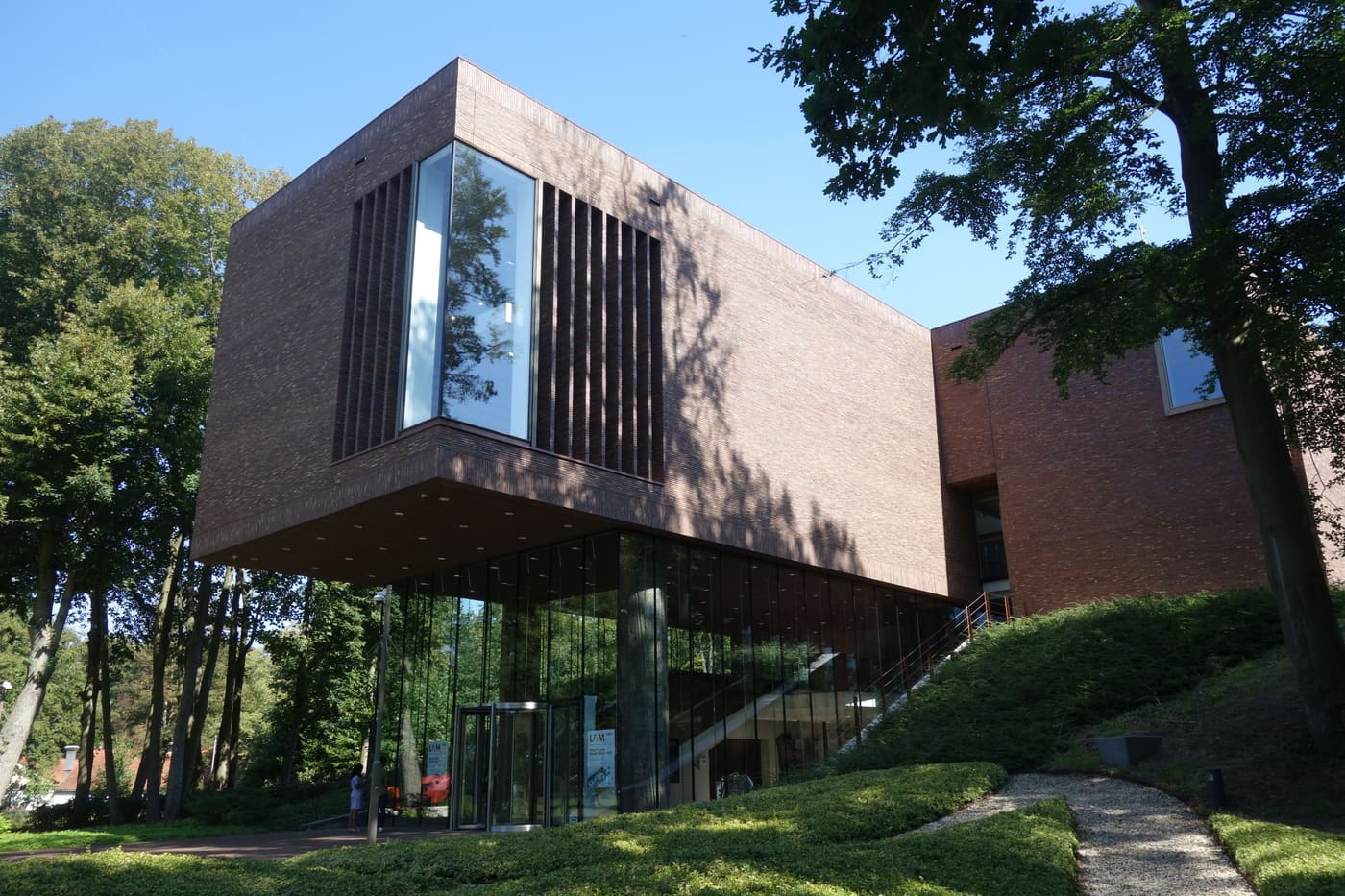 Lisser Art Museum (LAM)