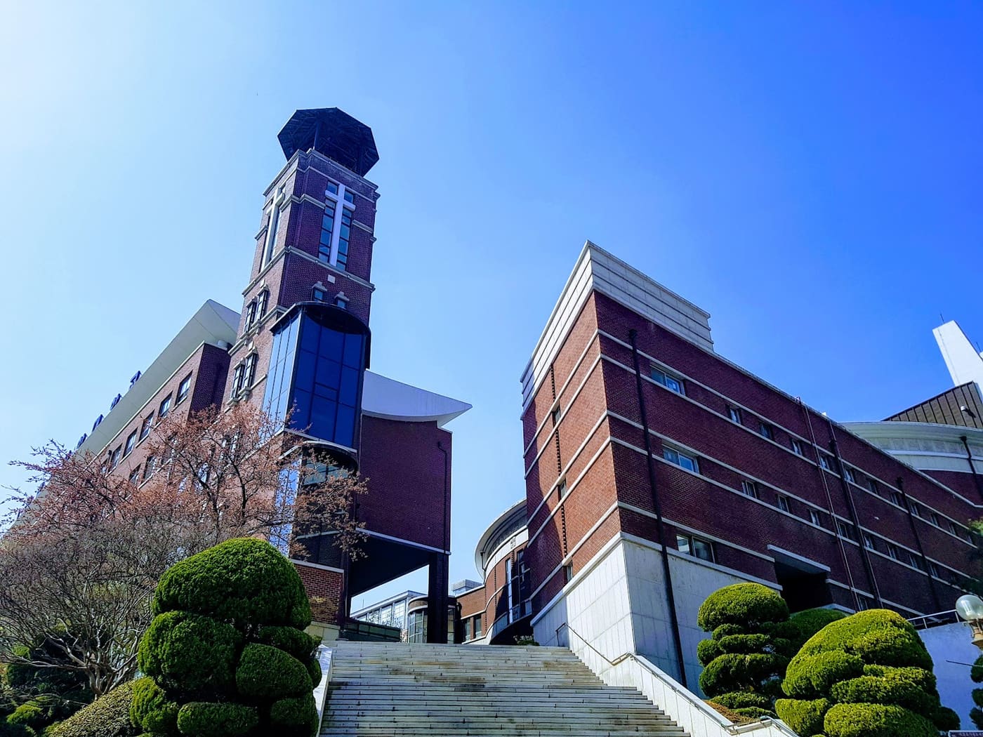 Presbyterian University and Theological Seminary