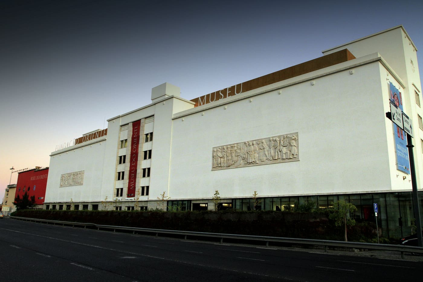 Edifício Pedro Álvares Cabral , antigos Armazéns Frigoríficos do Bacalhau, actual Museu do Oriente