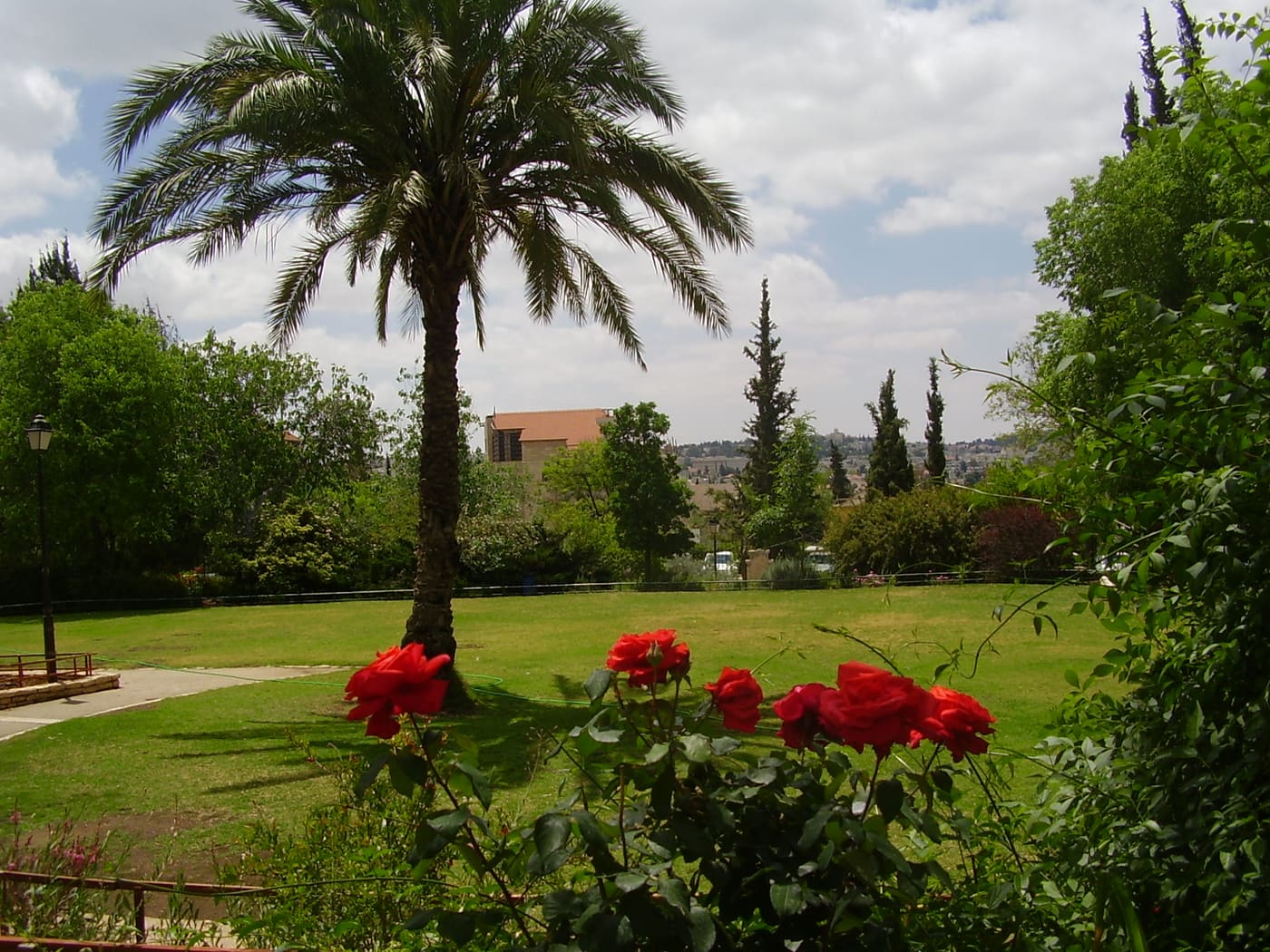 Gan Hashoshanim