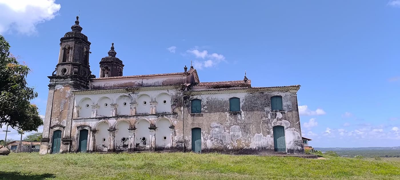 Tejupeba House and the Chapel of the Colégio Sugar Plantation