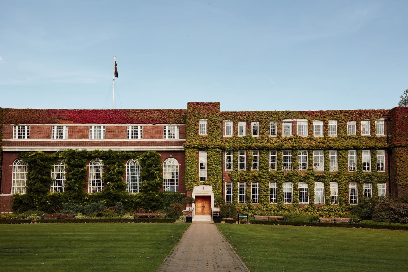 Regent's American College London