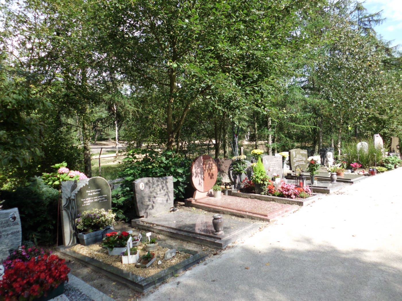 Rusthof cemetery