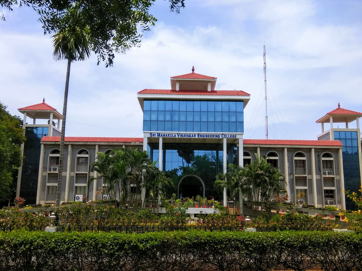 Sri Manakula Vinayagar Engineering College