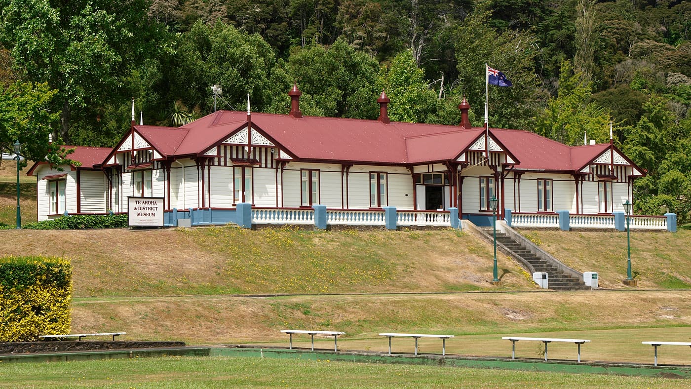 Cadman Bath House (Former)