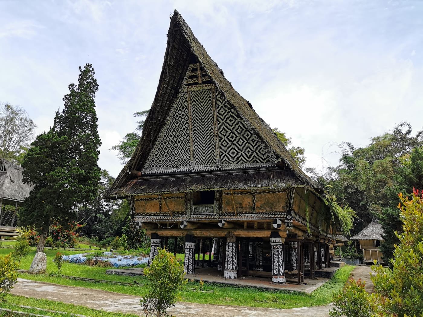 Bolon Pematang Purba Cultural House Museum