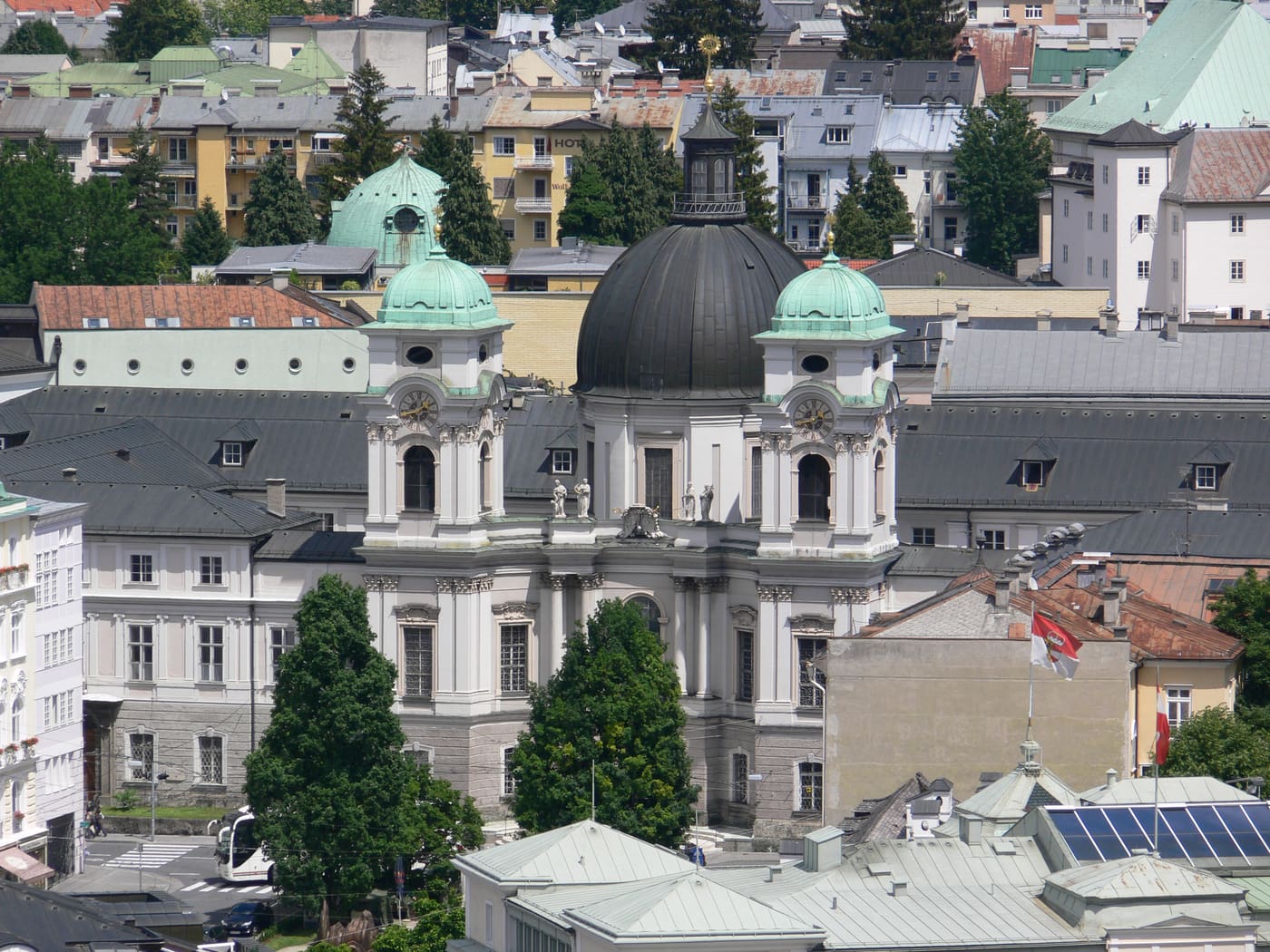 Dreifaltigkeitskirche und Priesterhaus, Salzburg
