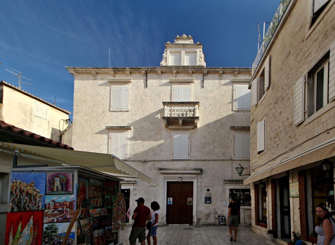 Garagnin-Fanfogna Palace