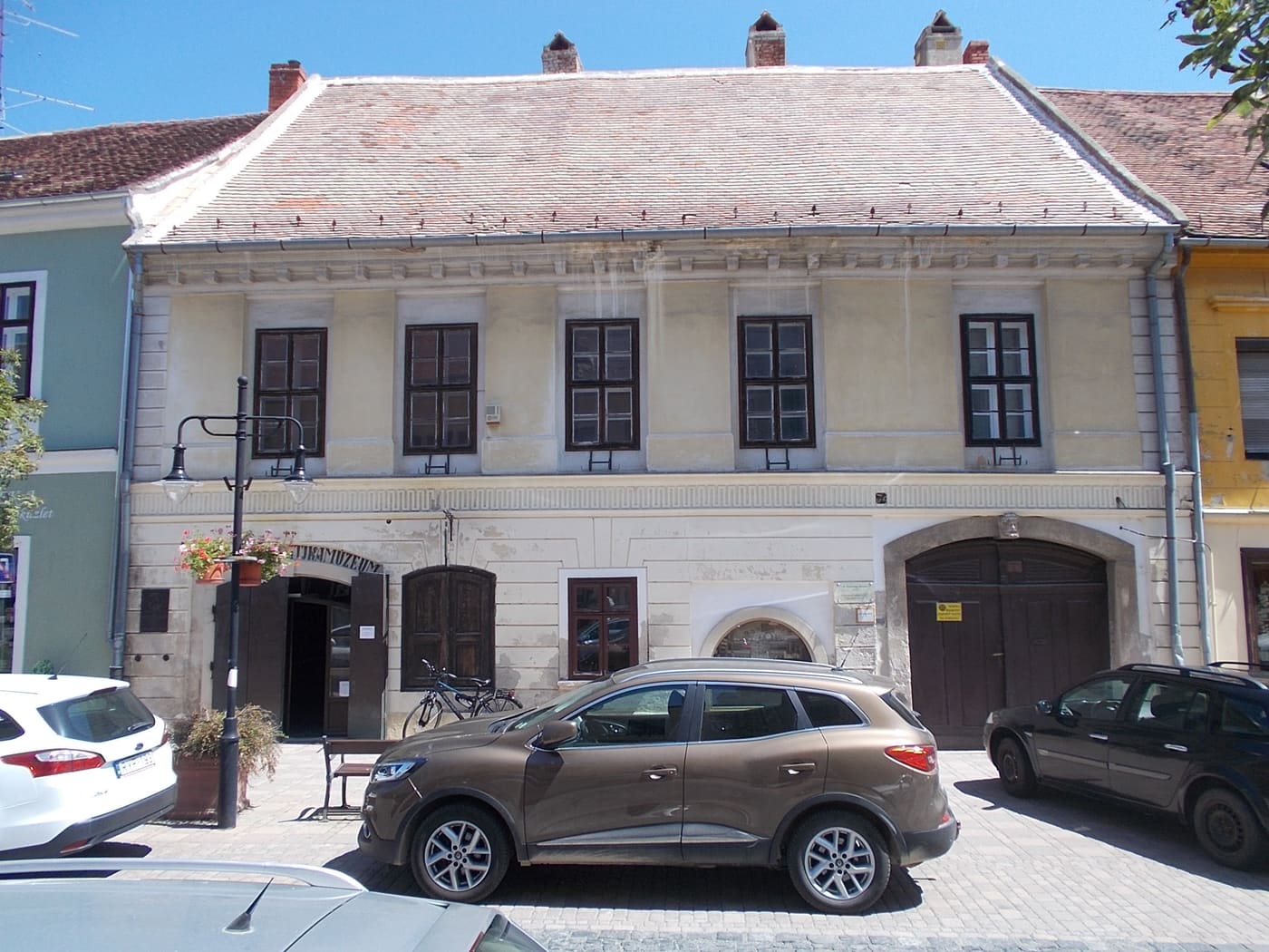 Black Saracen Pharmacy Museum